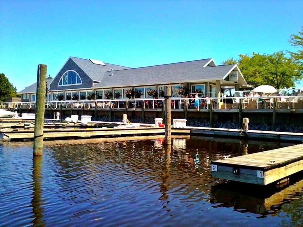 Shoreline Inn & Conference Center, Ascend Hotel Collection Muskegon Bagian luar foto