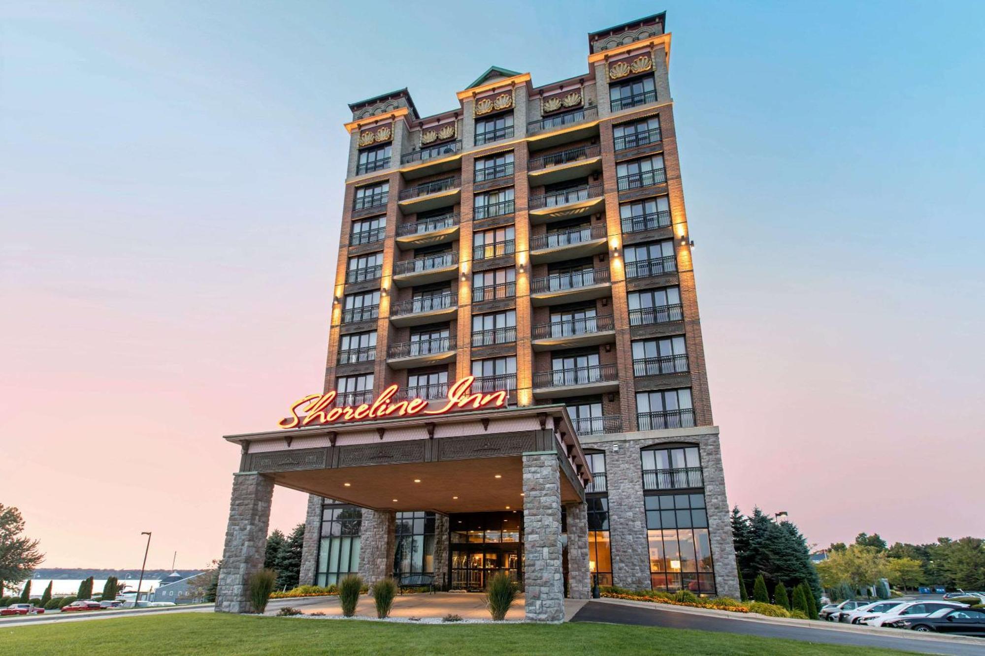 Shoreline Inn & Conference Center, Ascend Hotel Collection Muskegon Bagian luar foto